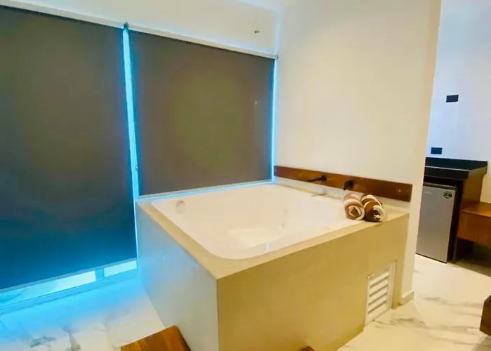 Apartamento 30 Off, 2 Level Apartment, Jacuzzi & Rooftop Pool *